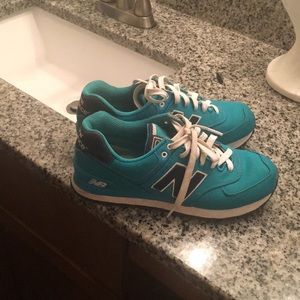 New balance shoes